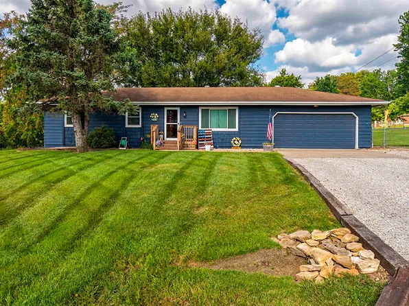 5001 NW Kendall Dr, Topeka, KS 66618