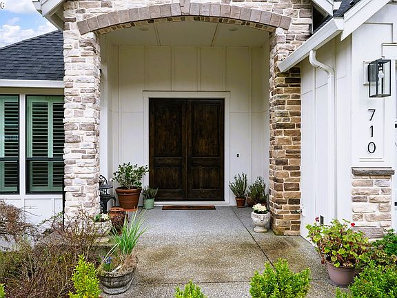 5th image of 710 S 19th Pl