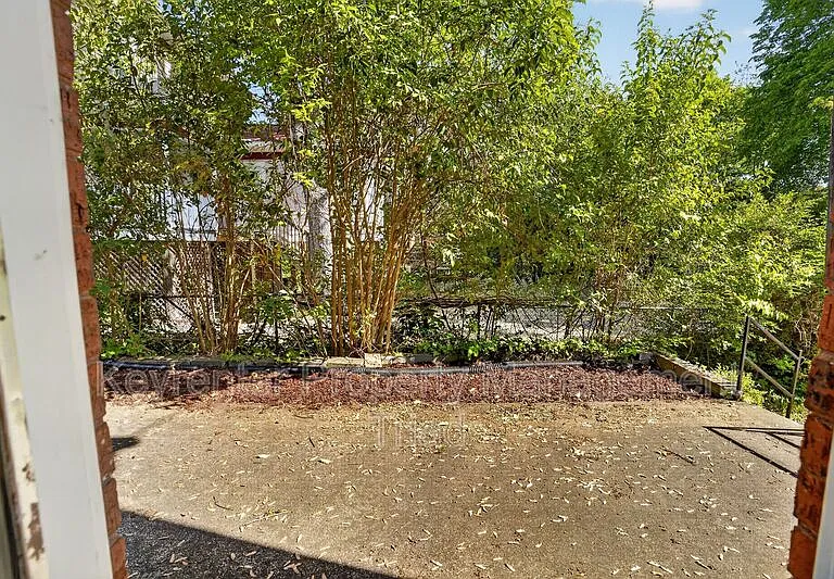 115 S Mendenhall St #D — Photo 24