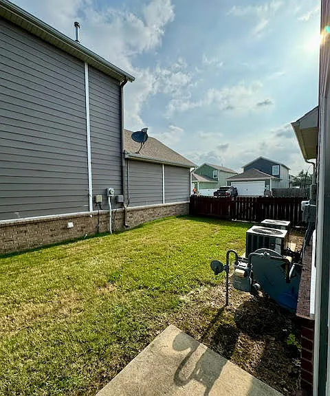 592 N Longfellow Ln — Photo 19
