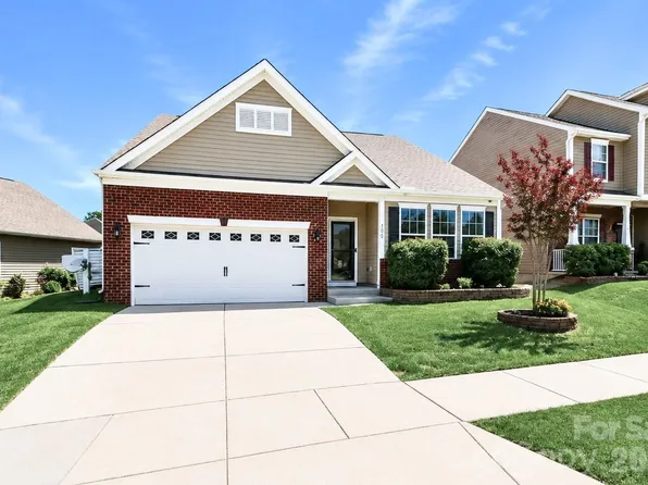 180 N Cromwell Dr, Mooresville, NC 28115