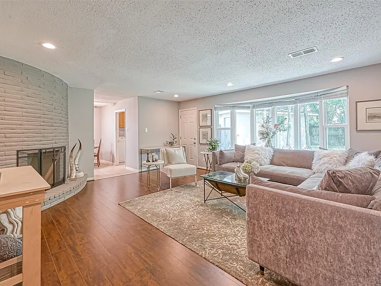 13914 Saint Marys Ln — Photo 8
