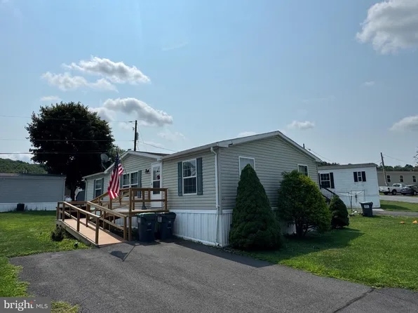 2 Frieden Mnr #C, Schuylkill Haven, PA 17972