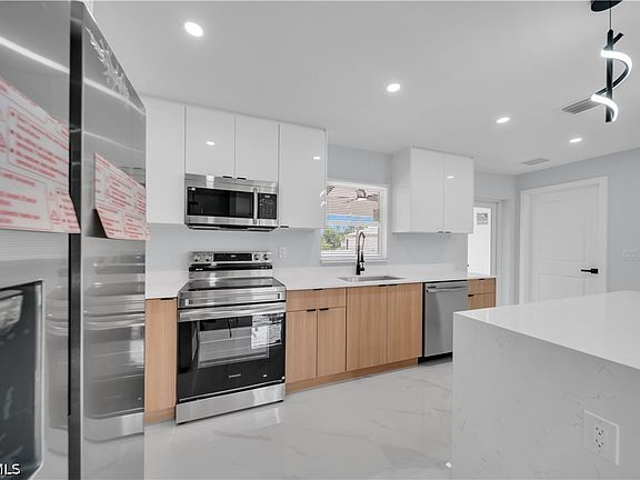 2nd image of 201 Homewood Ave S