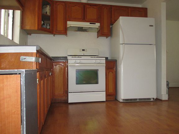 5th image of 4215 W 118th St