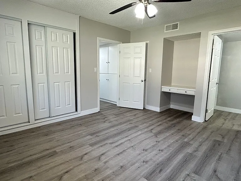 The Riviera Apartments — Photo 16