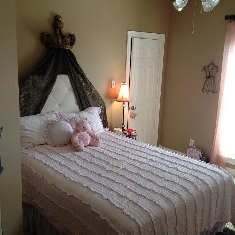 4 bed, 2.5 bath, 2400 sqft, $2,750 — Photo 4