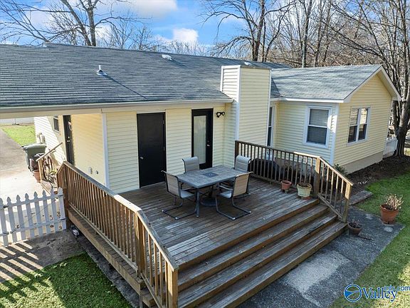 5th image of 1502 Ravenwood Cir SE