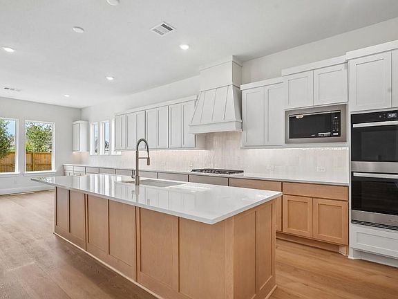 3rd image of 5302 Deer Valley Ct