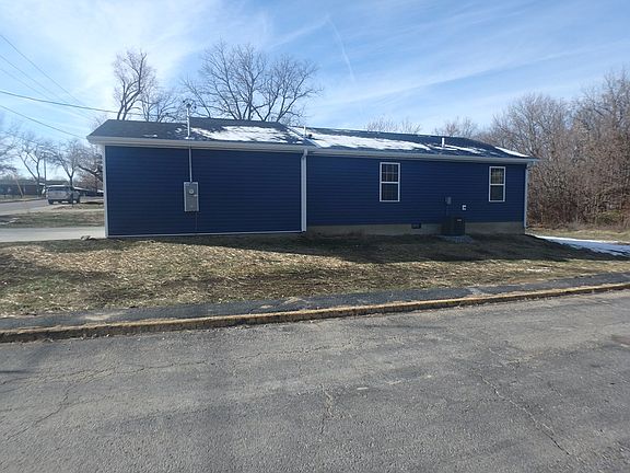 4th image of 1003 E Cottonwood St