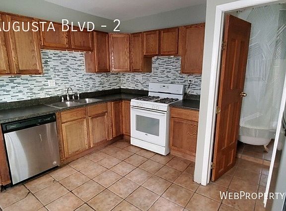 2nd image of 1526 W Augusta Blvd #2