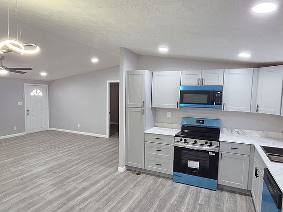 3rd image of 6840 W KAREN LEE Lane