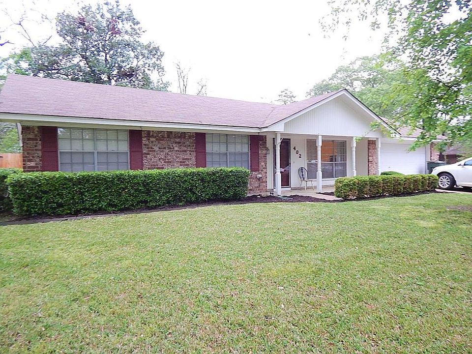 1st image of 402 Willow Oak St