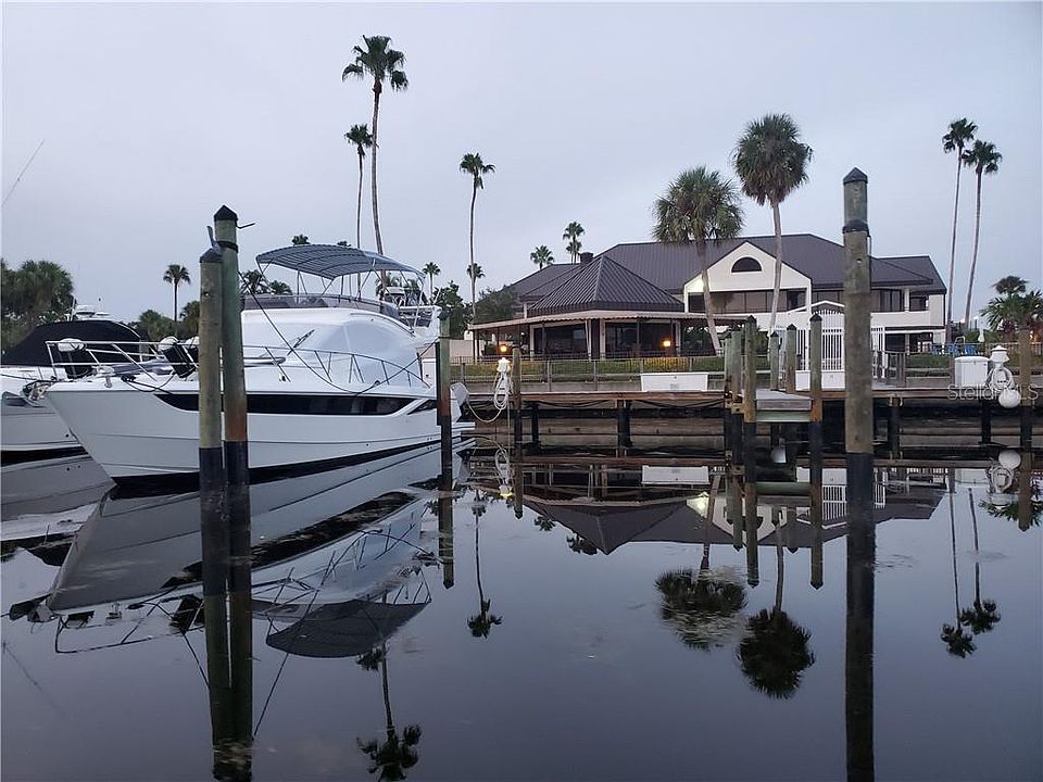 2nd image of 6300 Pasadena Point Blvd S #16