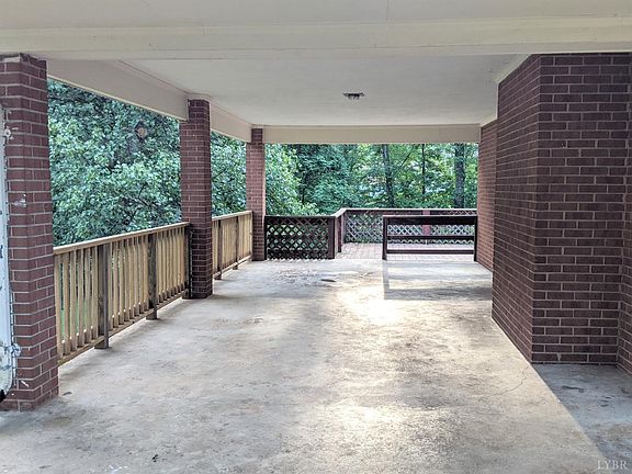 4th image of 126 Beechwood Dr