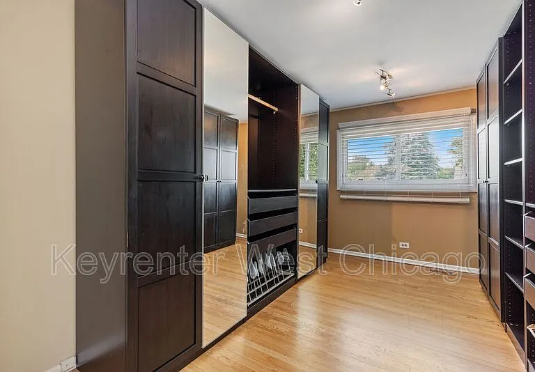 1003 S Finley Rd — Photo 13