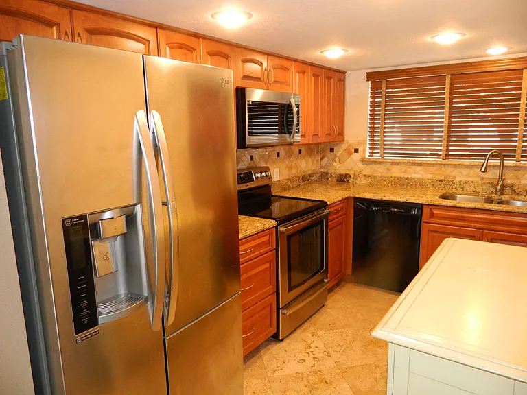 266 Orienta Point — Photo 8