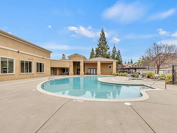 Pool and hot tub!