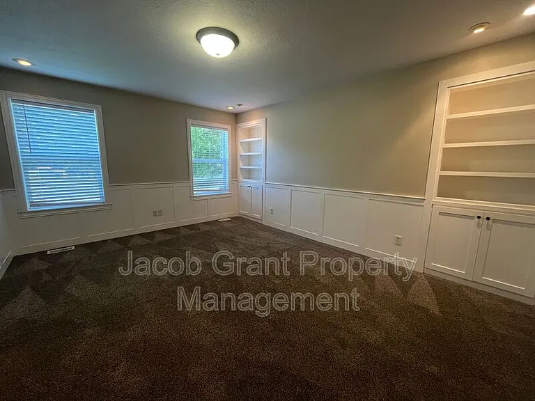 460 Lacosta Dr — Photo 11