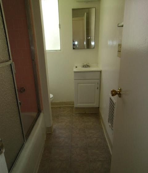 2nd image of 727 N F St APT C