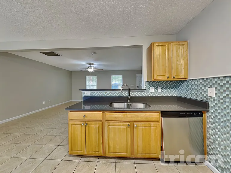 4812 Silverdene St — Photo 5