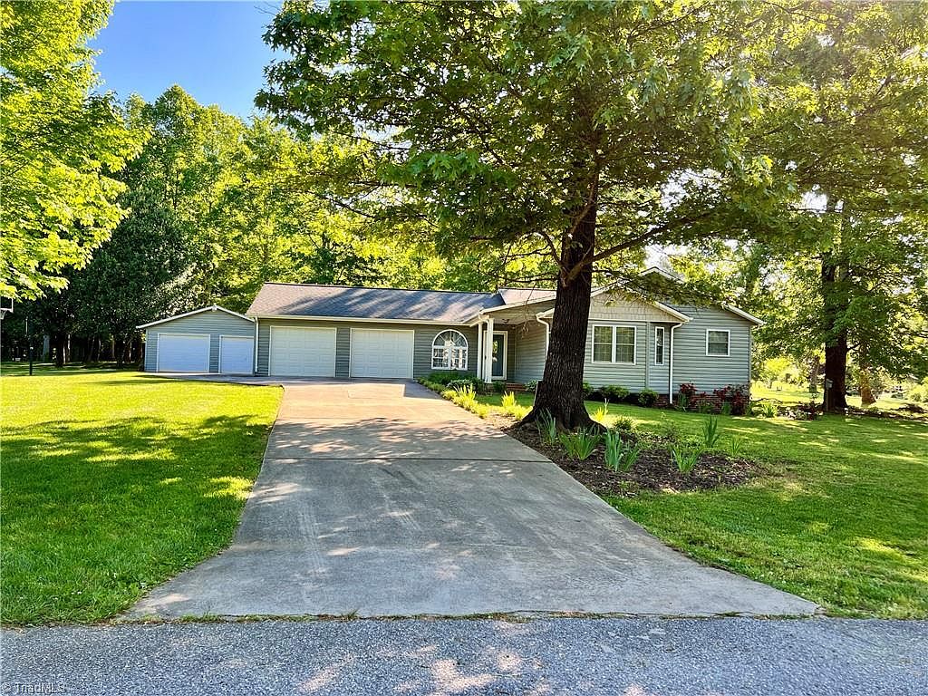 126 Yale St, North Wilkesboro, NC 28659 Zillow
