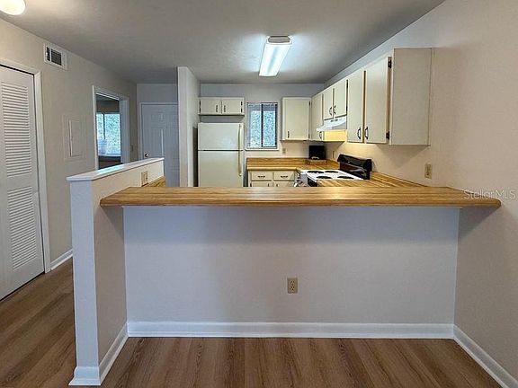 2nd image of 109 SE 16th Ave APT Q301