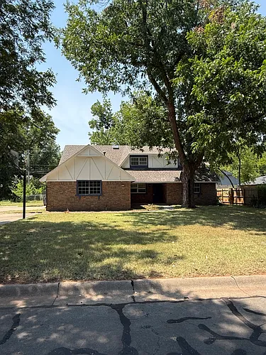 1414 N Wildwood Dr Photo 1