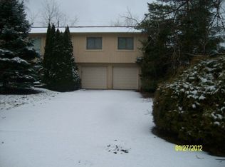 2330 Island View Dr, West Bloomfield, MI