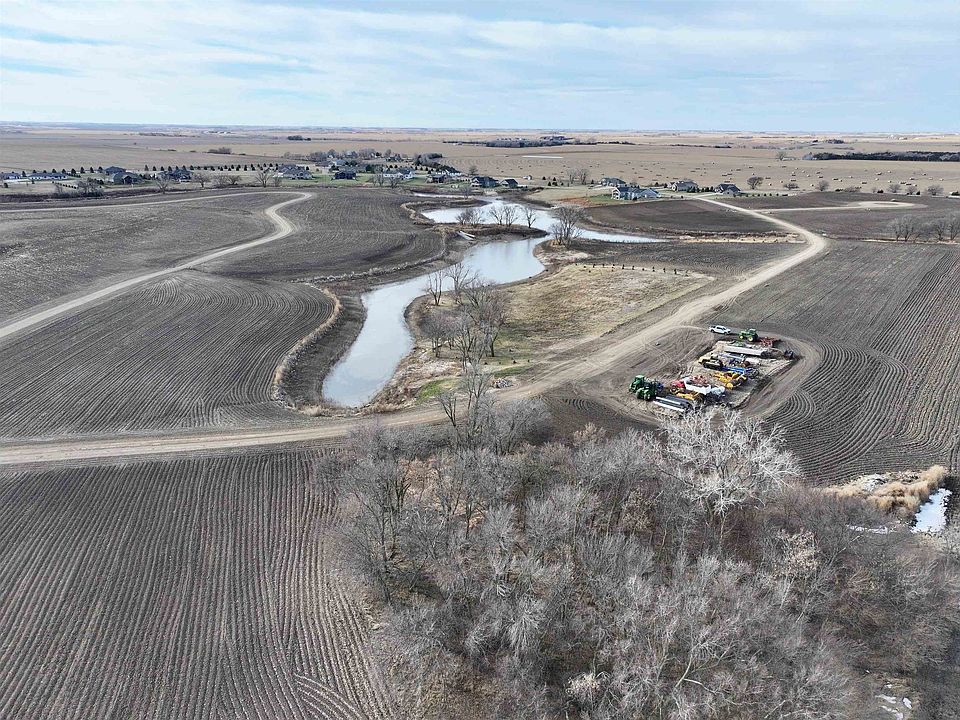 2nd image of 35 Haymeadow Rdg