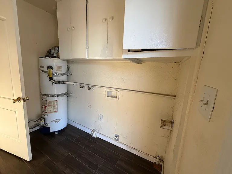 921 W Houston Ave — Photo 17