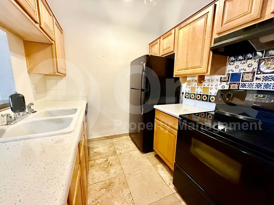14203 N 19th Ave #2012