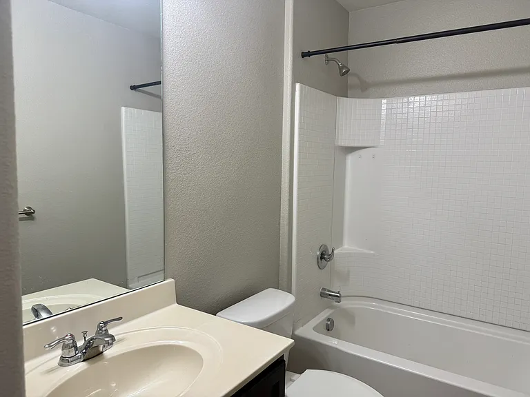 1804 Gayla Creek Dr — Photo 2