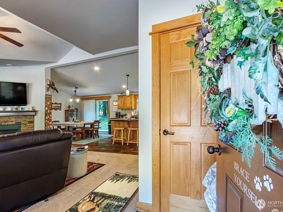 3rd image of 129 Cougar Drive