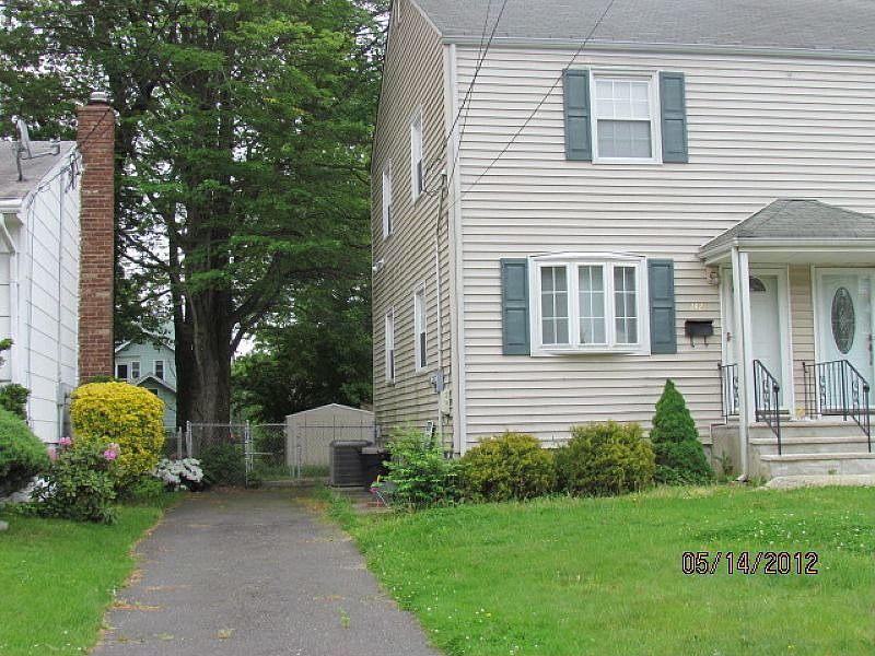 2nd image of 142 Windsor Ave
