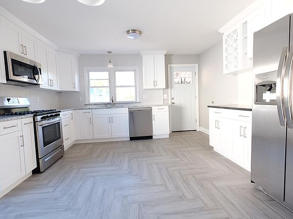 2nd image of 508 Lanza Ave