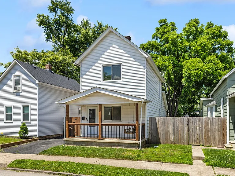 122 E Woodrow Ave — Photo 3