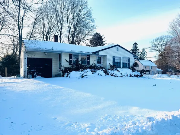 80 Forest St, Middleboro, MA 02346