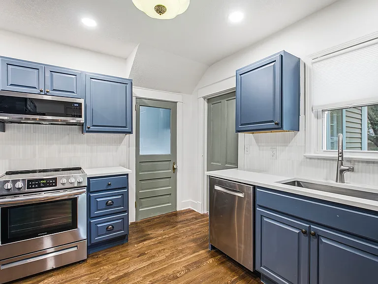 4724 Delmar St — Photo 25