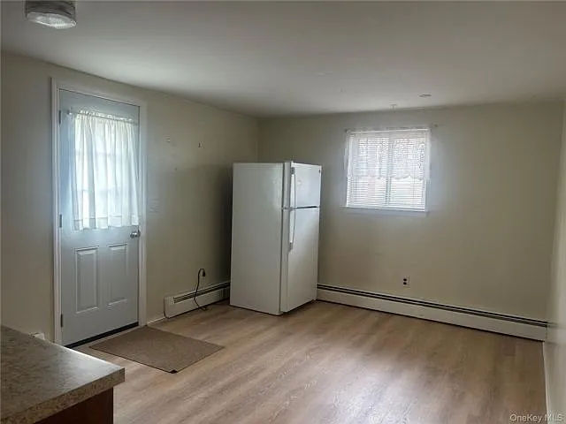 403 E Hoffman Ave — Photo 4