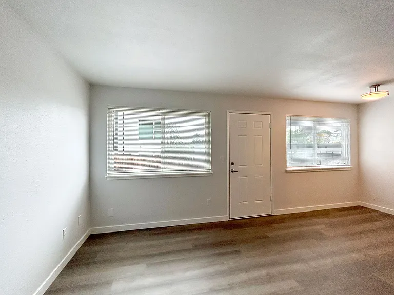 39th Ave Flats — Photo 23