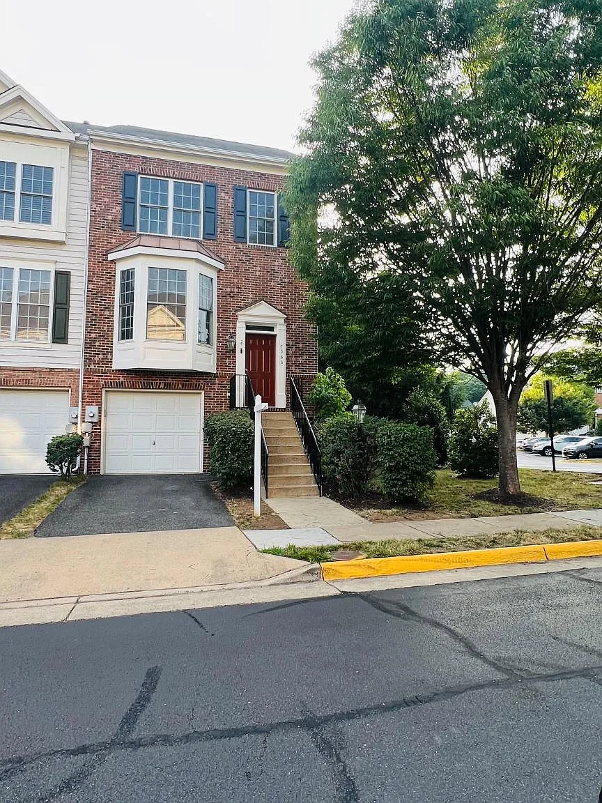 3 bed, 3.5 bath, 1690 sqft, $3,000 — Photo 1