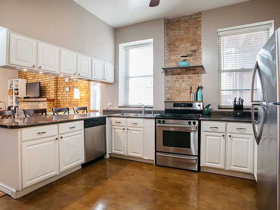 5th image of 1431 W Cuyler Ave #2S