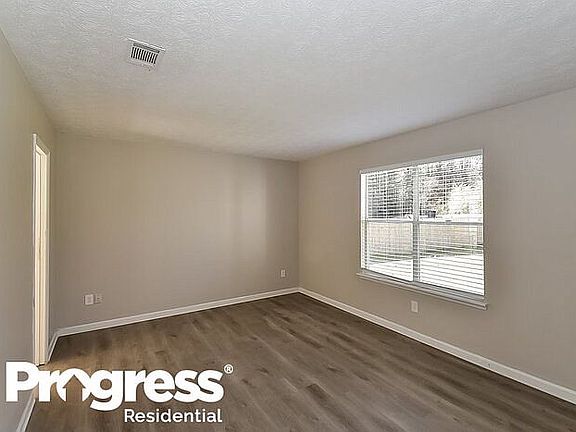 3rd image of 2714 Sterling Dr