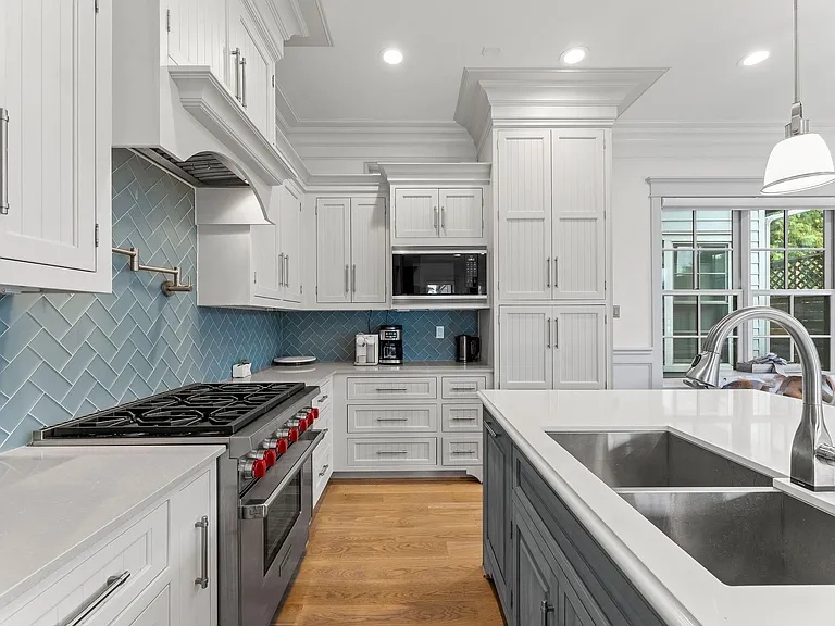 426 Marshall St — Photo 20