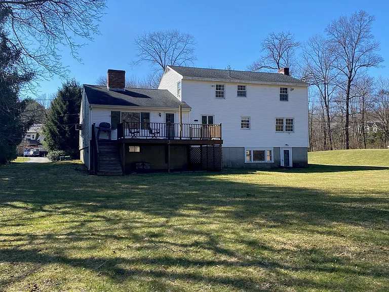 307 Glen Rd — Photo 3