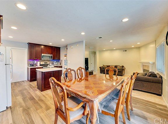3rd image of 5503 Hackett Ave