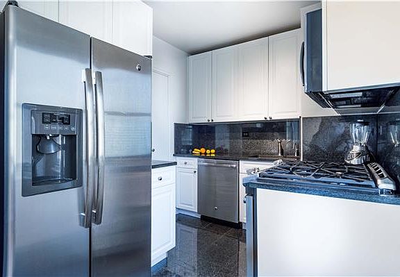 3rd image of 1385 York Ave APT 15H