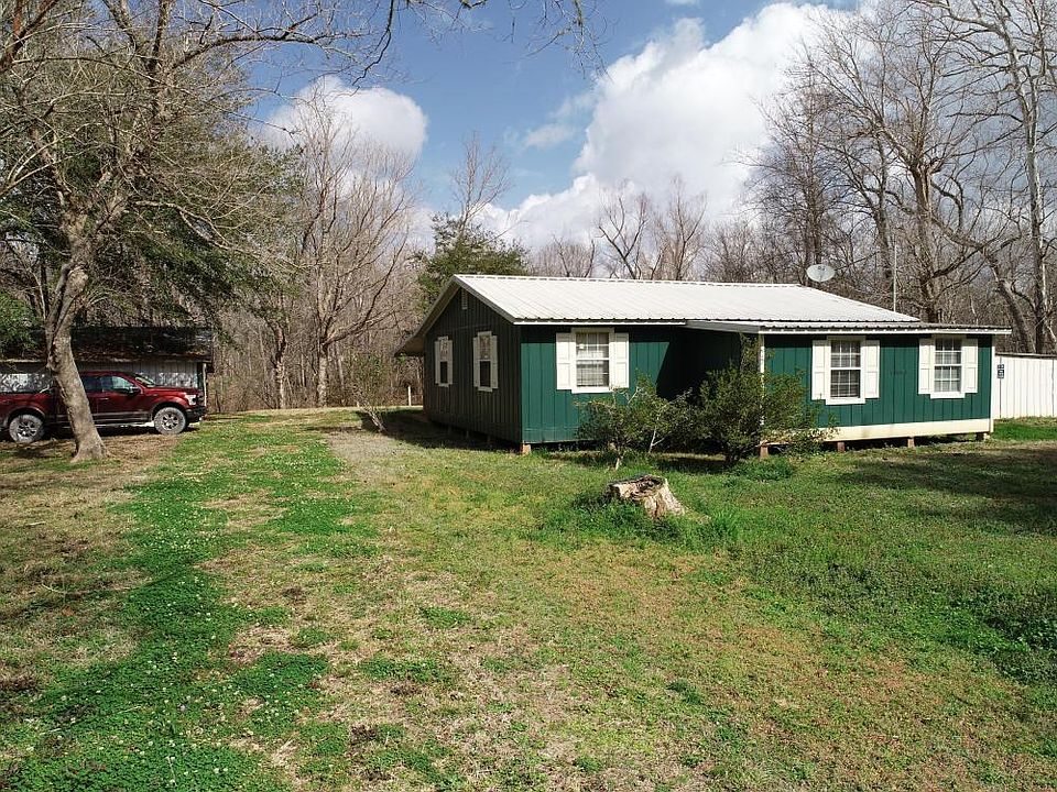 <p>2 bedroom - 1 bath camp</p>