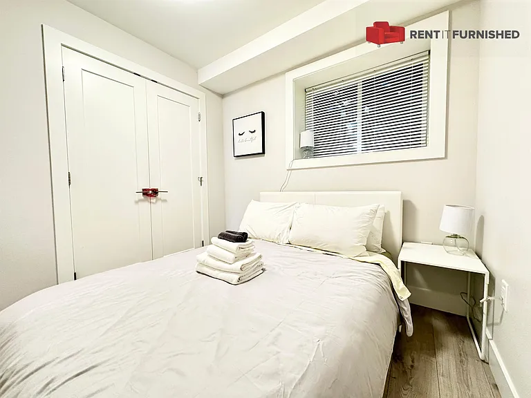 3460 Prince Edward St — Photo 7
